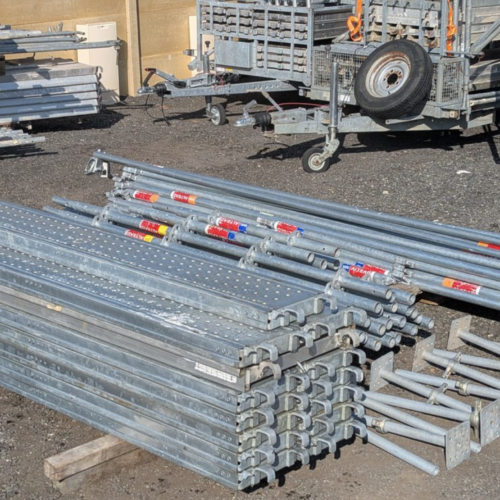 Lot complet de 280 m² d’échafaudage multidirectionnel Altrad – occasion proche du neuf.