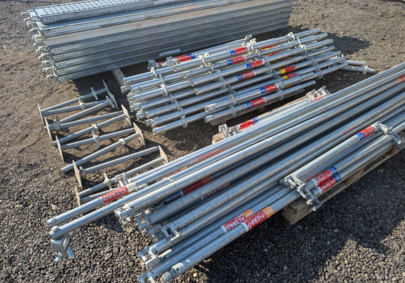 Lot complet de 120 m² d’échafaudage multidirectionnel Altrad – occasion proche du neuf.