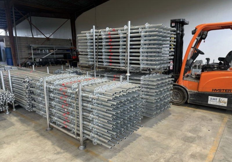 Echafaudage Layher-6 Lot complet de 200 m² d’échafaudage Layher universel multidirectionnel – occasion proche du neuf.