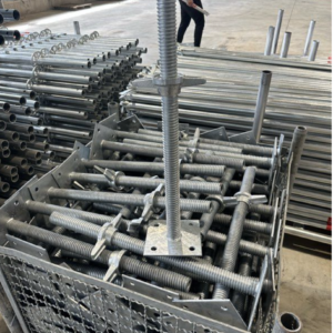 Echafaudage Layher-7 Lot complet de 200 m² d’échafaudage Layher universel multidirectionnel – occasion proche du neuf.